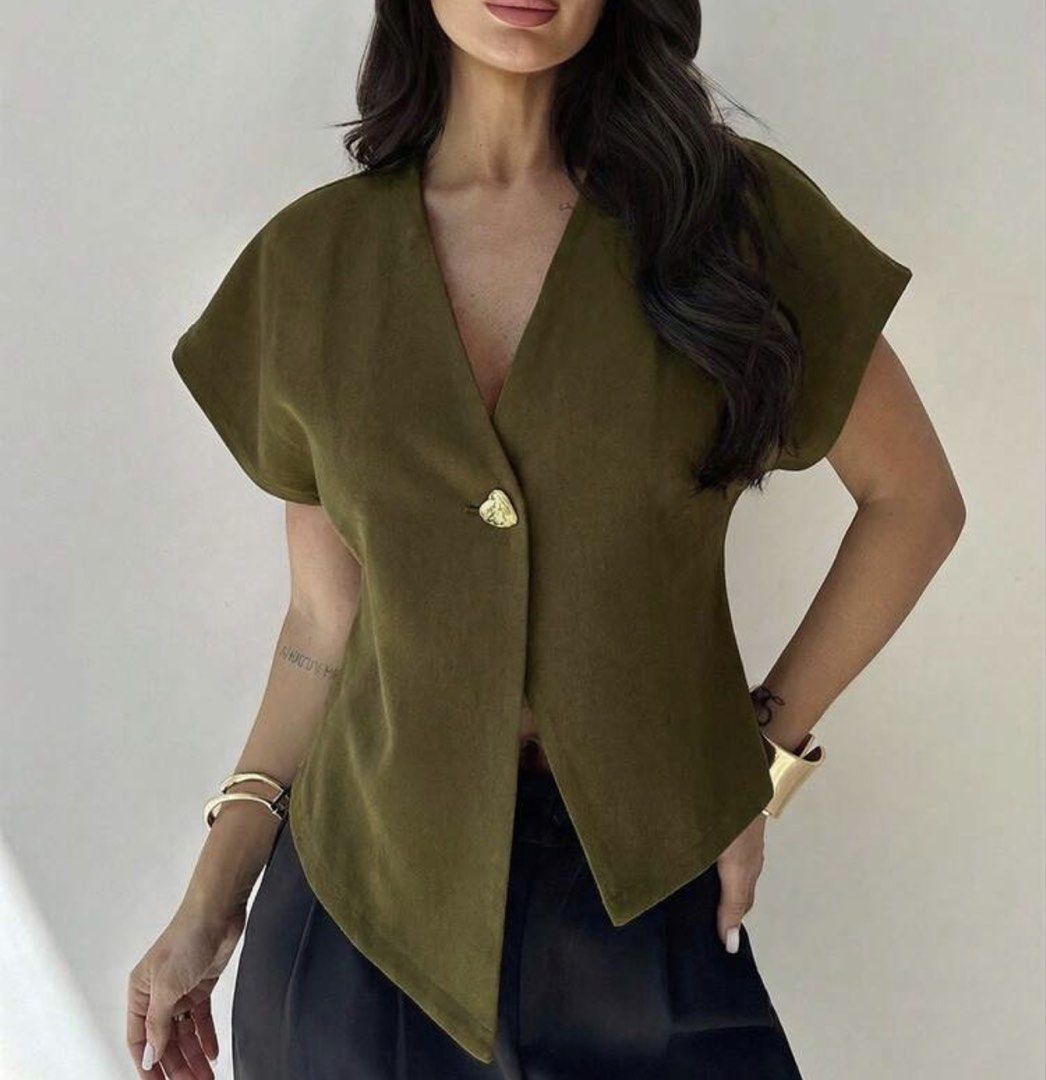 Olive Green Gold Button Accent Blouse (Category: Blouses) located in Davao. Submitted by outoftheclosetdvo (Listing ID 1463791834, Image 1). Description: Fits medium to large.