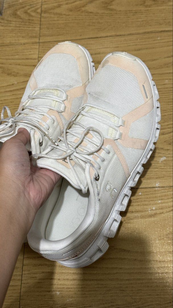 On Cloud 6 (Category: Sneakers) located in San Mateo. Submitted by rosellegoober (Listing ID 1463865987, Image 3). Description: ✨ FOR SALE: On Cloud 6 – Japan Bought 🇯🇵 ₱3,500 negotiable Size: US M7.5 / EU 40.5 / UK 7 / JP 25.5 Authentic On Cloud 6, bought in Japan, 2025 🇯🇵 * Still in good, wearable condition * Original On insole * OnCode/QR tag intact * Lightweight and comfortable everyday sneaker PLEASE READ: The shoes have developed cream/