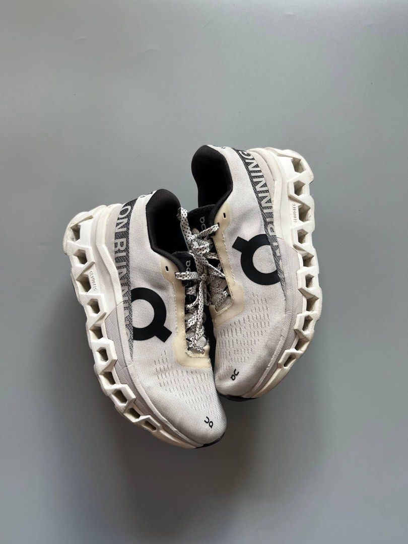 ONCLOUDMONSTER WHITE (6US WMNS) (Category: Sneakers) located in Baguio. Submitted by grabUrPairs (Listing ID 1463839851, Image 2). Description: VGUC - EXCELLENT SIGNS OF USAGE 6US WMNS / 37EU PAIR ONLY AUTHENTIC.