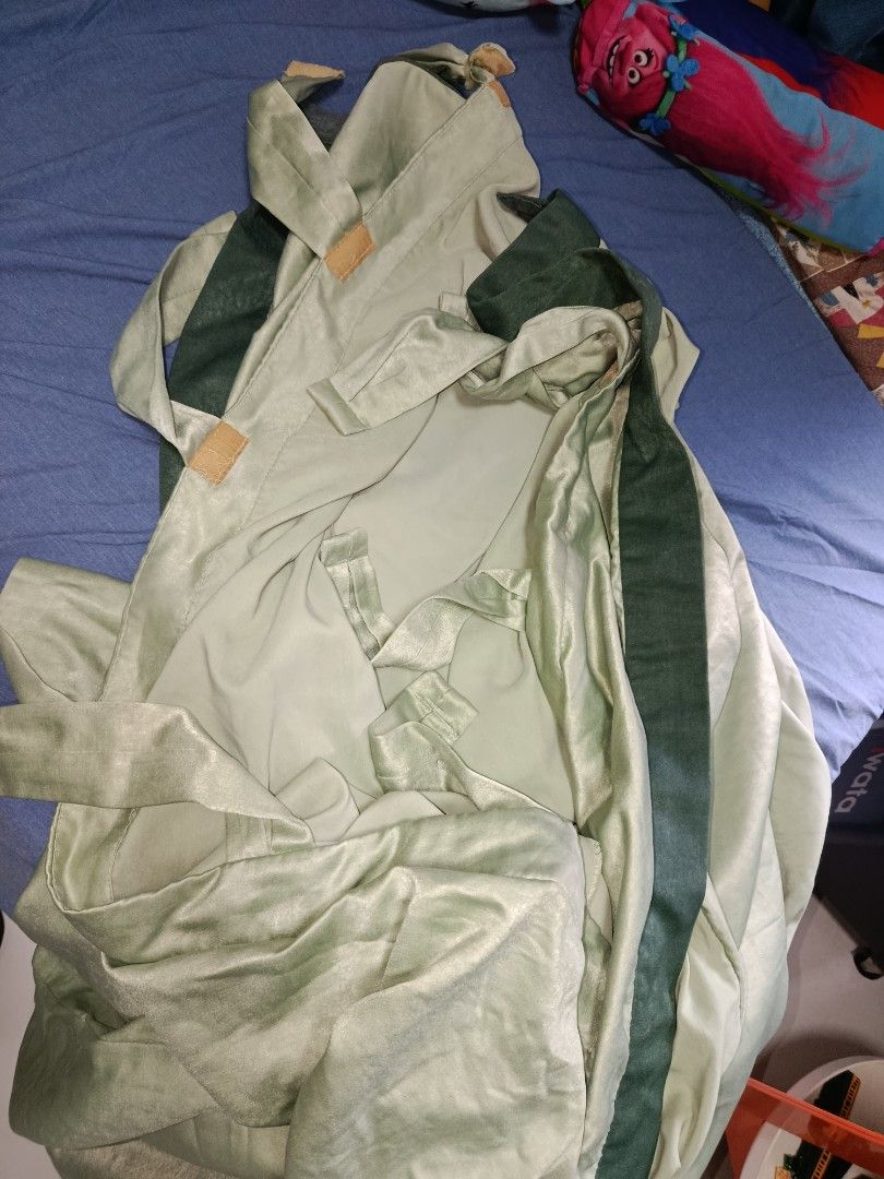 One panel Light green 100 width x 50 length inches from dubai (Category: Curtains & Blinds) located in Quezon City. Submitted by kristal68 (Listing ID 1463790363, Image 3). Description: medium thickness not block out no nisnis smooth texture.