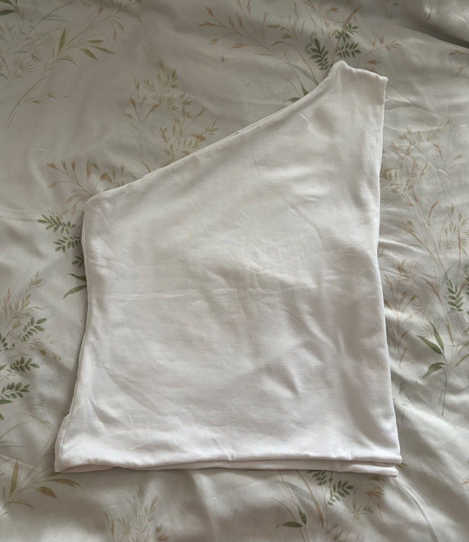 One Shoulder Top (Category: Sleeveless) located in Manila. Submitted by hygeia555 (Listing ID 1463742425, Image 1). Description: .
