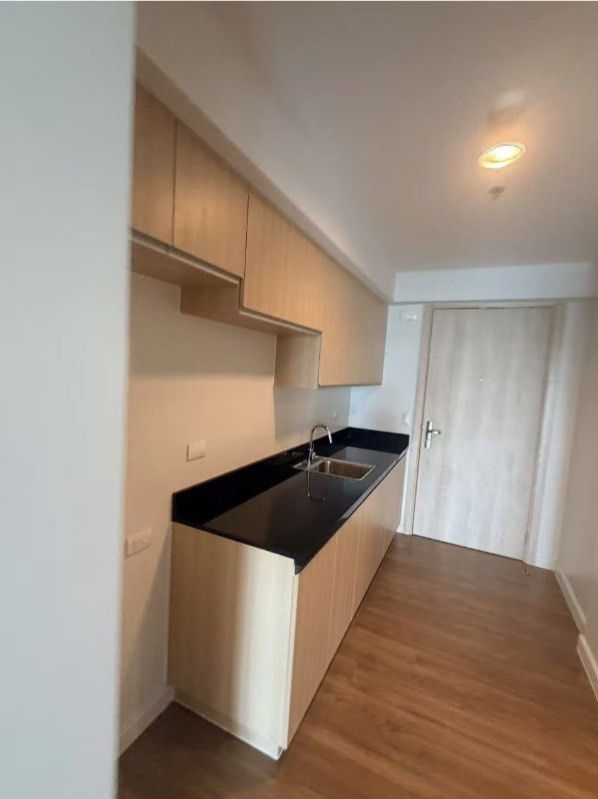 OREAN PLACE Studio for sale (Category: Apartments & Condos) located in Makati City. Submitted by realestate88 (Listing ID 1463893904, Image 2). Description: Orean Place,Vertis North Q.C Studio unit Unfurnished 33 sqm. Clean title 11M 1 bedroom (3 units available) 56 sqm. Unfurnished Clean title 15,980,000 Ruby Altiche Under licensed broker 09171190088.