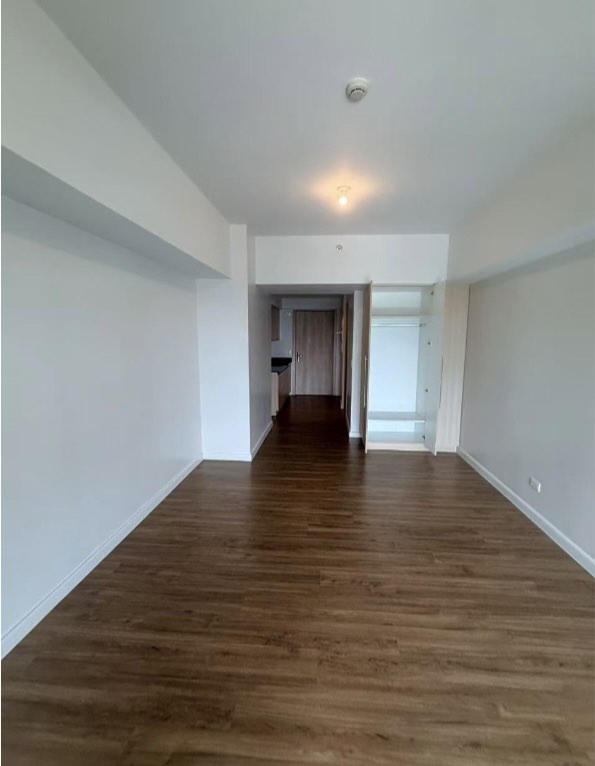 (Category: ) located in . Submitted by realestate88 (Listing ID 1463893904, Image 1). Description: .