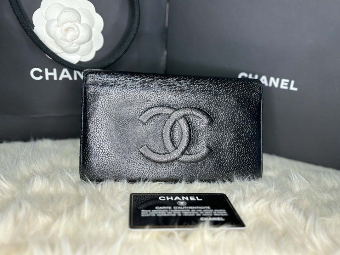 💯ORIG CHANEL CAVIAR WALLET (Category: Luxury Accessories) located in Manila. Submitted by calmforest-007b69 (Listing ID 1463440476, Image 2). Description: Complete set❗️💯🇯🇵.