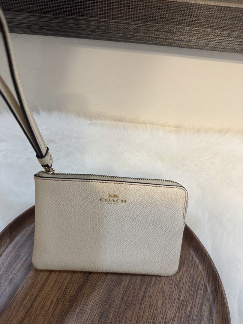 Original Coach Wristlet (Category: Announcements) located in Mabalacat. Submitted by prelovedthings13__ (Listing ID 1463849783, Image 1). Description: Coach Wristlet in Good Condition - Authentic.