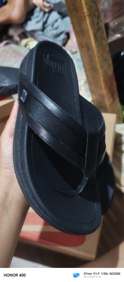 Original fitflop size us8 9 10 men (Category: Slippers & Slides) located in Manila. Submitted by hanietol23240 (Listing ID 1463933474, Image 2). Description: - Fitflop Surfer sandals for men - Color: All Black - Materials: Leather and Mesh upper - Style: Toe-post - Size: US 9 / UK 8 / EU 42 - Ideal for: Casual wear.