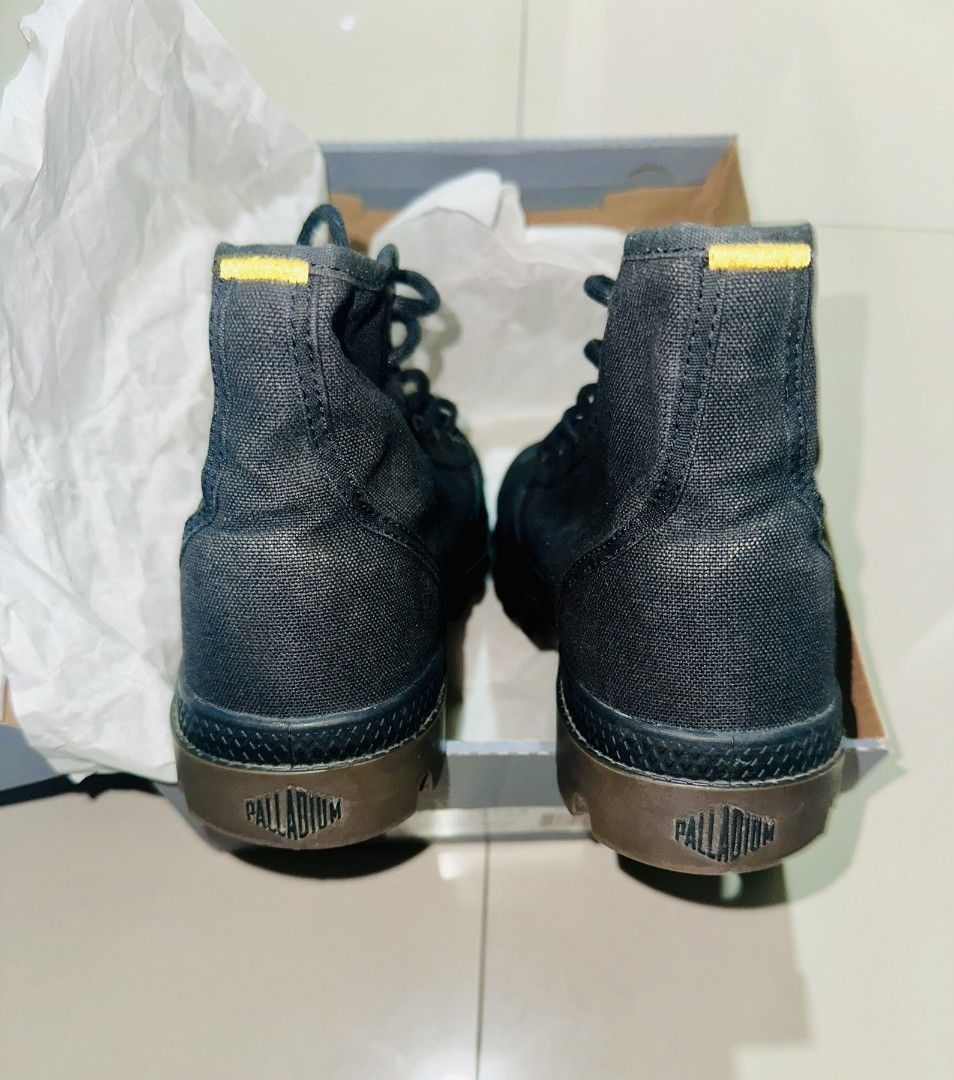 ORIGINAL PALLADIUM MEN'S SHOES (Category: Boots) located in Quezon City. Submitted by grabagem (Listing ID 1463743082, Image 3). Description: PAMPA HI WAX BLACK SIZE 8.