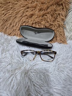 (Category: ) located in . Submitted by chaellebrandsluxe (Listing ID 1463902395, Image 1). Description: .