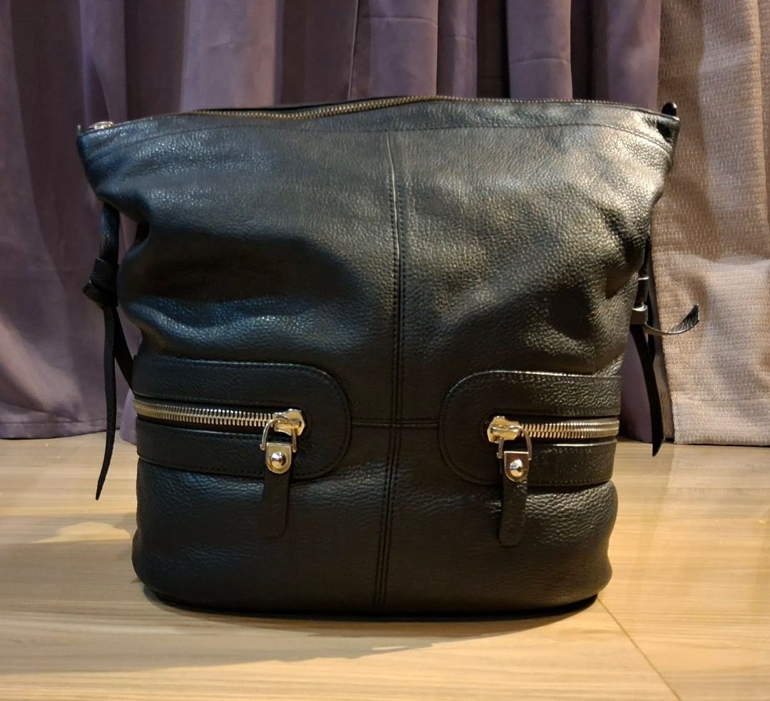 ORYANY Leather Backpack (Category: Backpacks) located in Albuera. Submitted by zaraofdammam09 (Listing ID 1463802588, Image 1). Description: Black leather bag perfect for daily use or travel. No flaws..