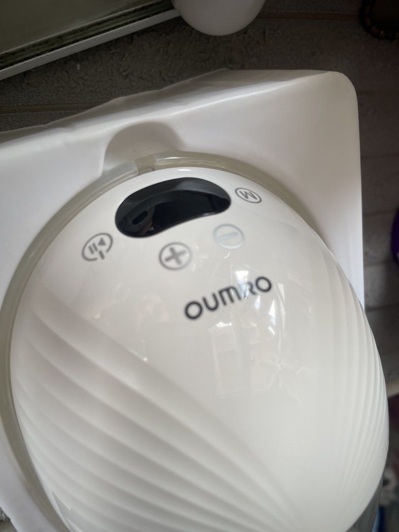 OUMRO Electric Breast Pump (Category: Breastfeeding & Bottle Feeding) located in Binangonan. Submitted by shianloves33961 (Listing ID 1463790910, Image 2). Description: barely used (stock), box got wet but still okay.