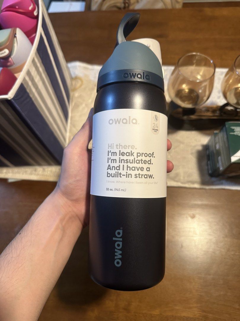 Owala Freesip 32oz Tumbler (Category: Water Bottles & Tumblers) located in Pasig City. Submitted by woahbenedict21 (Listing ID 1463767352, Image 2). Description: Brand New Bought abroad Target Mall (USA) No dents or scratches 32oz Does not include box since it was bought in target not in Owala store..