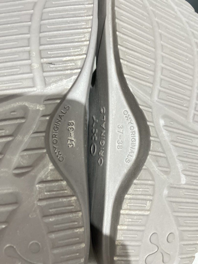 Oxy (Category: Slippers and slides) located in Quezon City. Submitted by mrsaonlineshop (Listing ID 1463867311, Image 3). Description: Brand new Rfs: wrong size Will best fit size 7 and slim feet.