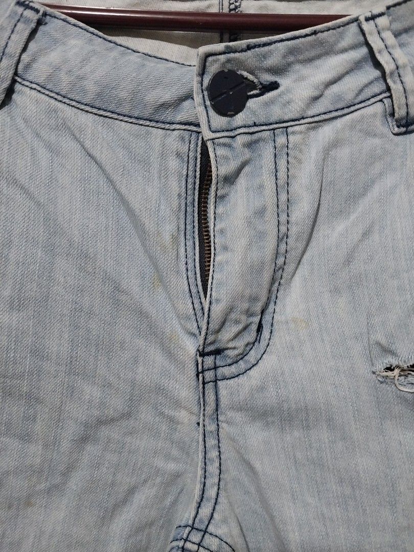 Oxygen Light Wash Ripped Denim Jeans (Category: Jeans) located in Manila. Submitted by PrinceDani.Clothing (Listing ID 1463814941, Image 2). Description: oxygen light wash denim tattered pants Size 34in waist 42in length 7in leg opening issue: yellow stain excellent condition .