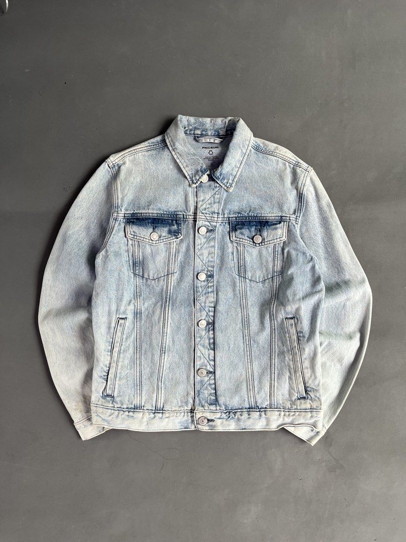 PACSUN DENIM JACKET (Category: Coats, Jackets and Outerwear) located in Quezon City. Submitted by kentstuff (Listing ID 1463839780, Image 1). Description: PACSUN (MEN) Size M On Tag Shoulder-Hem : 26” Pit-Pit : 22” Condition: Excellent CR: 9.8/10 Flaws: ❌ Needwash DISCLAIMER: This is a thrifted item. All brands, logos, and trademarks belong to their rightful owners. We’re here to rehome great pieces — no brand affiliation intended..