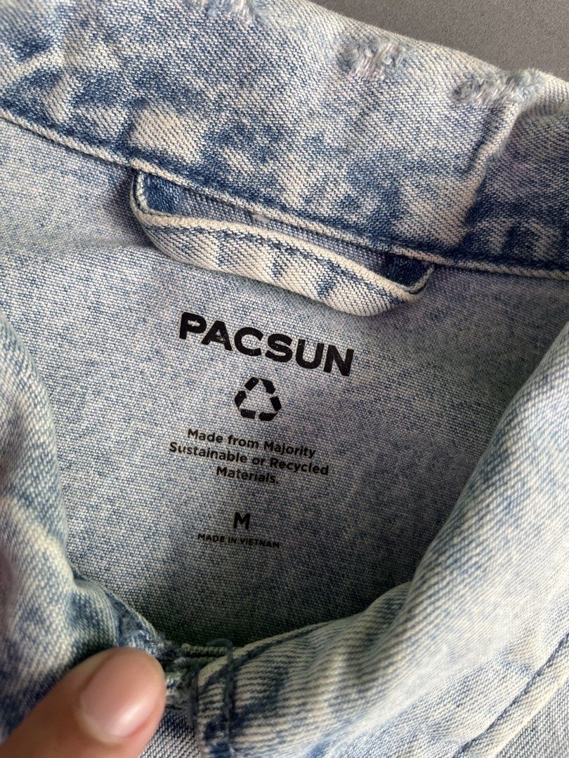 PACSUN DENIM JACKET (Category: Coats, Jackets and Outerwear) located in Quezon City. Submitted by kentstuff (Listing ID 1463839780, Image 3). Description: PACSUN (MEN) Size M On Tag Shoulder-Hem : 26” Pit-Pit : 22” Condition: Excellent CR: 9.8/10 Flaws: ❌ Needwash DISCLAIMER: This is a thrifted item. All brands, logos, and trademarks belong to their rightful owners. We’re here to rehome great pieces — no brand affiliation intended..