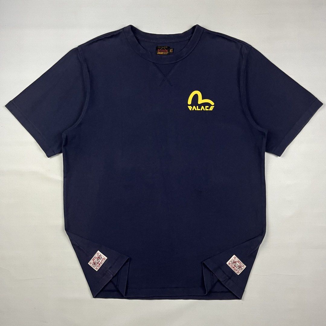 Palace x Evisu T-Shirt (Category: Tshirts & Polo Shirts ) located in Puerto Princesa. Submitted by paradise5300 (Listing ID 1463919649, Image 3). Description: Palace x Evisu T-Shirt Tagged Size: 2XL Dimensions Inches length: 30.5 Inches width: 22.5 Condition: Excellent Color rate: 9.5 Flaws: None 1,799 shipping fee is not yet included. .