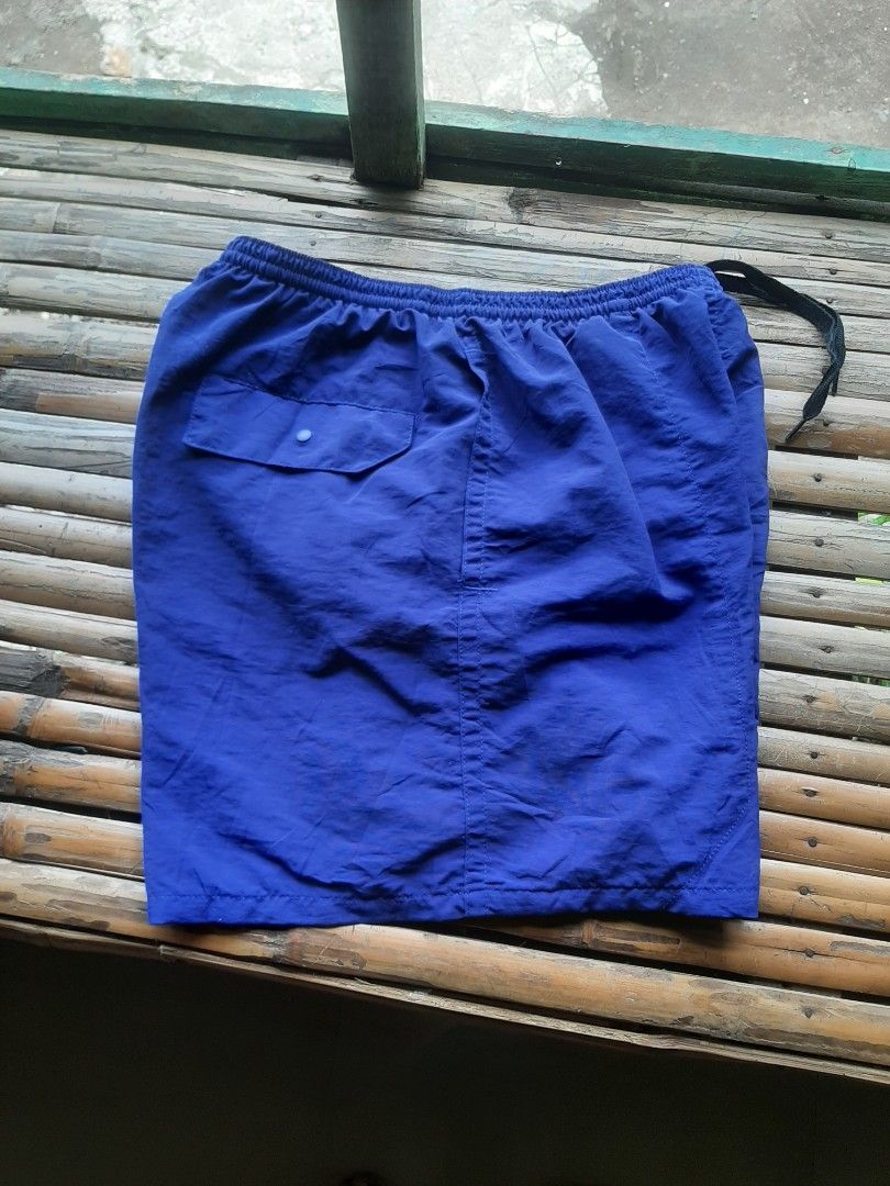 Patagonia baggies packable shorts (Category: Shorts) located in Himamaylan. Submitted by thriftsouth6108 (Listing ID 1463869858, Image 3). Description: Patagonia mens baggies packable short Size: 28-32 Length: 15 As new Colorate: 10/10 No issue J&T courier Can do shipping nationwide Visayas location - Blue Patagonia shorts - Elastic waistband with drawstring - One back pocket with button closure - Built-in black liner - Ideal for swimming or casu