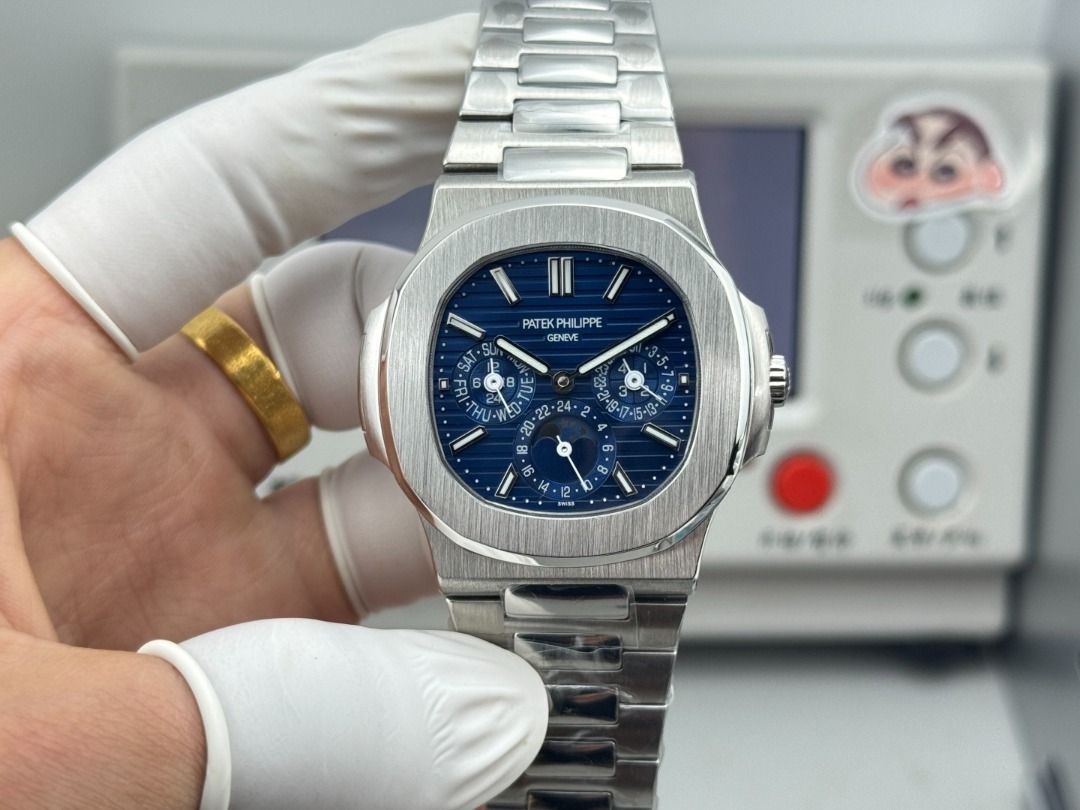 Patek Philippe 57401G-001- Ultra Complex Multi Functional Nautilus (Category: Men's Watches) located in Quezon City. Submitted by saldyscuet44926 (Listing ID 1463813560, Image 1). Description: .