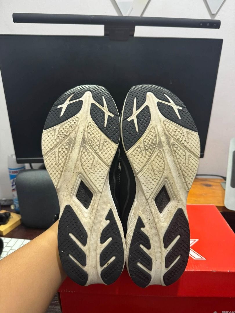 PEAK SPORT Running Shoes E231337H (Category: Sneakers) located in Paranaque City. Submitted by sammmynunez (Listing ID 1463807879, Image 3). Description: Size 44 EU (10 US Mens) Barely used! Madumi lang kasi nastock 😓 RFS: decluttering SRP: 3,295.