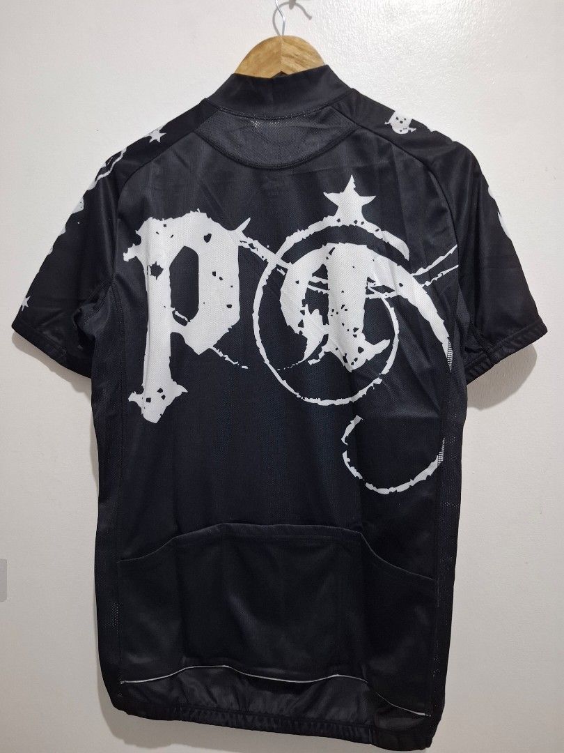 Pearl izumi size large (Category: Activewear) located in Tarlac. Submitted by christopher.24 (Listing ID 1463868547, Image 2). Description: good as new legit.
