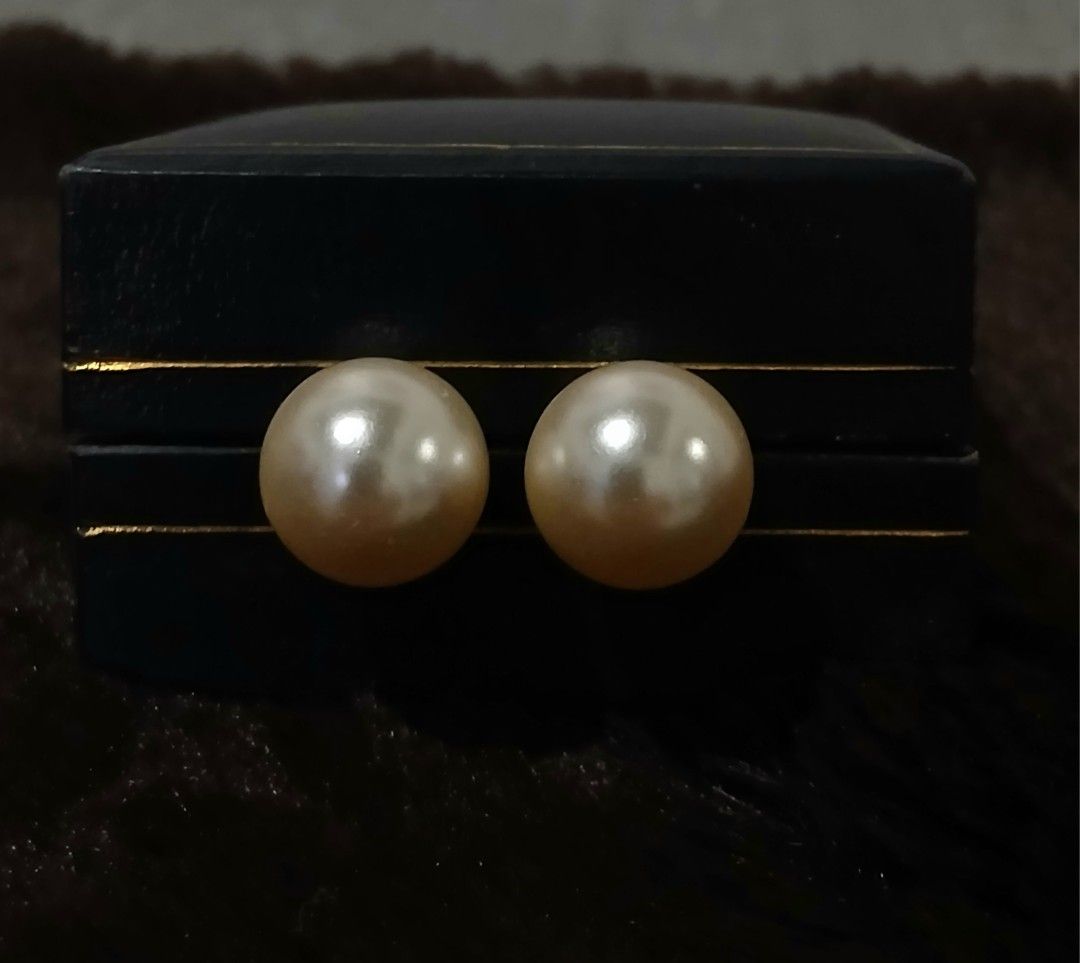Pearl Stud Earrings (Category: Earrings) located in Alaminos. Submitted by sachiKaSan (Listing ID 1463865837, Image 1). Description: - Classic pearl stud earrings - Warm, creamy pearl tone - Secure backings included - Versatile for everyday wear or dressing up - Simple and timeless design.