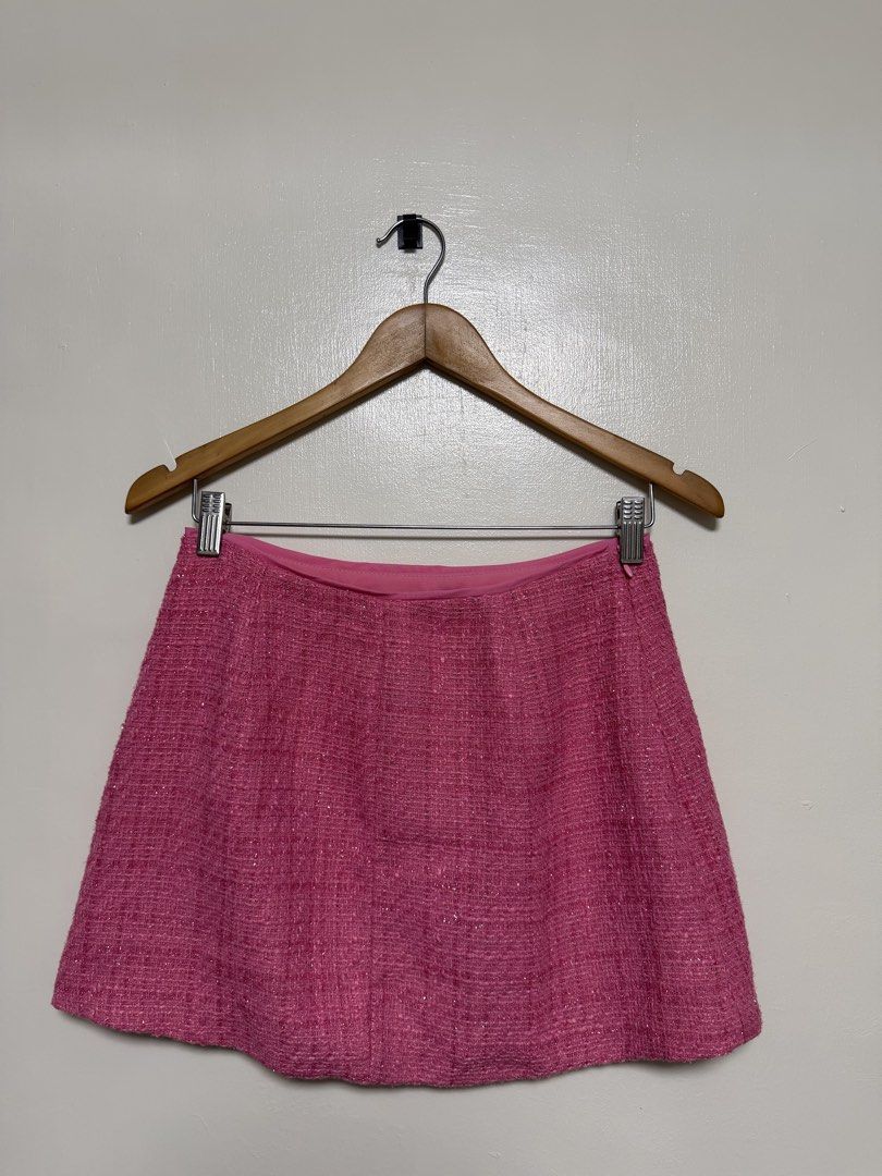 SHEIN - Pink Tweed Mini Skirt (Category: Skirts) located in Manila. Submitted by don_p (Listing ID 1463864116, Image 1). Description: S to M - Cute pink tweed mini skirt - Versatile for night outs or casual days - Features a nice, textured fabric - Easy to pair with various tops - A great wardrobe addition.