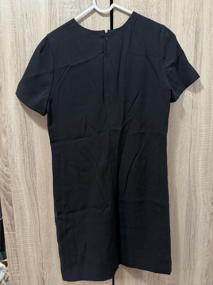 Plain Black Formal Dress (Category: Dresses) located in Quezon City. Submitted by krtstn (Listing ID 1463803314, Image 3). Description: .