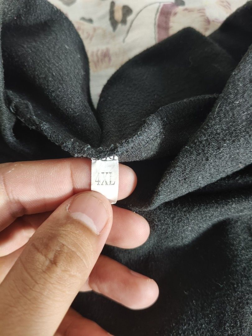 Plain Black Turtle Neck (Category: Coats, Jackets and Outerwear) located in Lapu Lapu. Submitted by hooman422 (Listing ID 1463819879, Image 3). Description: Plain Black Turtle Neck Cotton Good Quality 4XXXL.