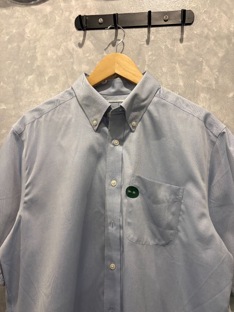 Plain Blue Crop Polo (Category: Tshirts & Polo Shirts ) located in Quezon City. Submitted by outofhabits_store (Listing ID 1463841775, Image 2). Description: Size: Large to XL Width: 23.5 inches Length: 25 inches Buy 2 items worth 600 pesos and get them for 1,000 Payment method: GCash Shipping options (shouldered by buyer): J&T 3-7 days, Lalamove or Grab within the day Location: Quezon City Color may vary due to lighting, but we try to take photo
