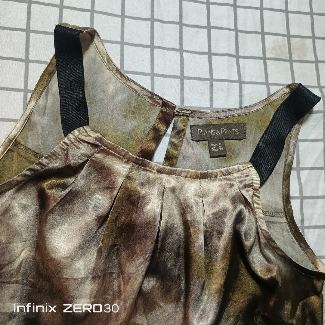 PLAINS & PRINTS XS (Category: Blouses) located in Quezon City. Submitted by ahyazheabea (Listing ID 1463832518, Image 2). Description: .