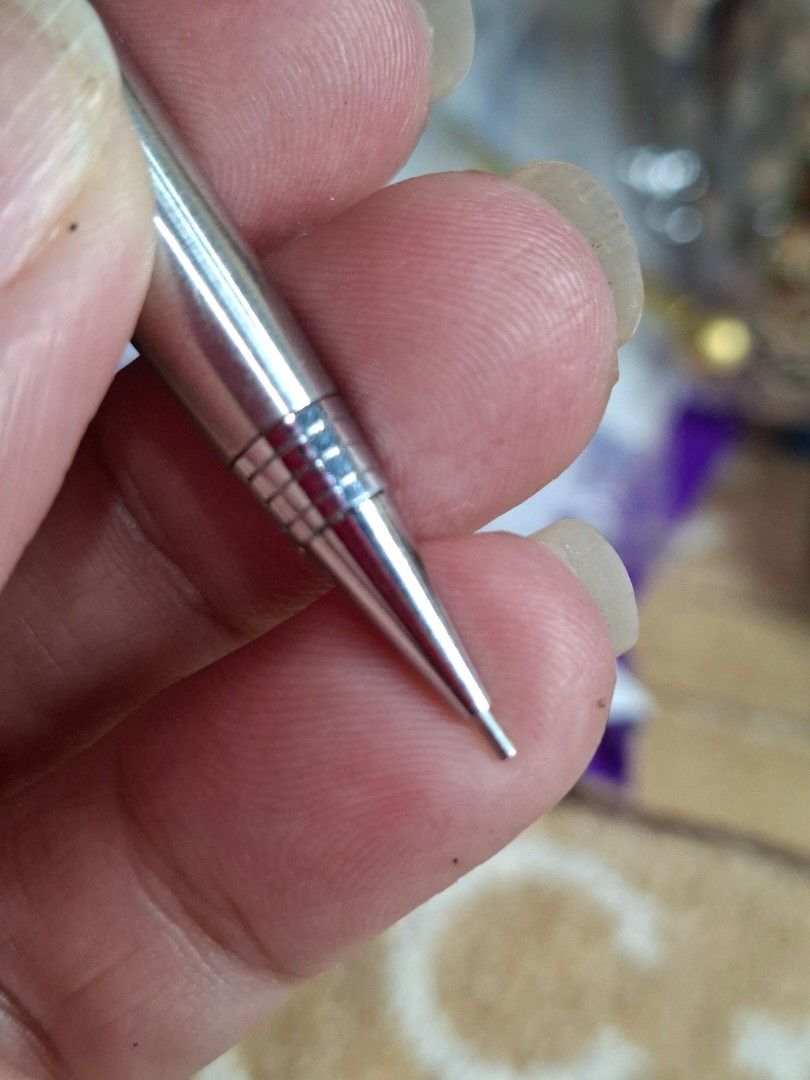 Platinum Mechanical Pencil Silver Metal (Category: Stationery & School Supplies) located in Lucena. Submitted by dai_suki (Listing ID 1463857844, Image 2). Description: - Platinum Mechanical Pencil - Sleek silver metal body - Fine point tip, ideal for precise writing and drawing - A timeless and reliable writing instrument.