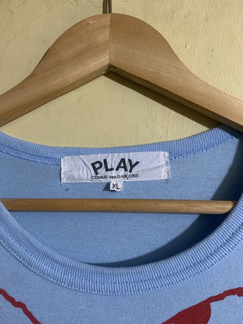 Play cdg (Category: Luxury Apparel) located in Legazpi City. Submitted by casanibrah33153 (Listing ID 1463868042, Image 2). Description: Dimes: 20.5x30 Colorrate: 9.6/10 Excellent condition .