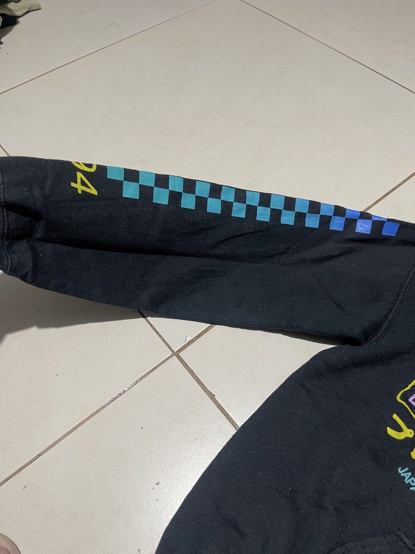 PlayStation Hoodie (Category: Coats, Jackets and Outerwear) located in Manila. Submitted by john_robert00 (Listing ID 1463918957, Image 3). Description: PlayStation Hoodie PS1 Japan 1994 Mens small Black Graphic Distressed Pullover No issue .