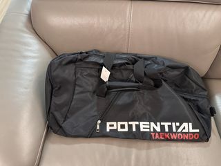 （分類：）位於 。 由 renesze.995 提交（商品編號 1463909926，圖片 1）。簡介： 。