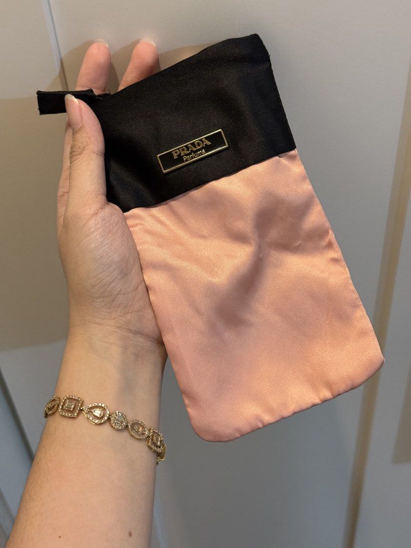 Prada Perfume Duty Free Silk Pouch (Category: Purses & Pouches) located in Marikina City. Submitted by lovegoeson (Listing ID 1463895998, Image 2). Description: .