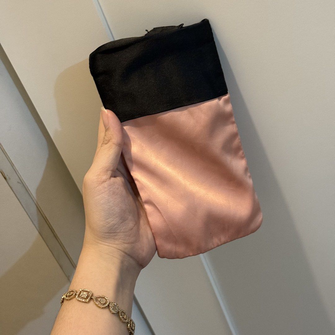 Prada Perfume Duty Free Silk Pouch (Category: Purses & Pouches) located in Marikina City. Submitted by lovegoeson (Listing ID 1463895998, Image 3). Description: .