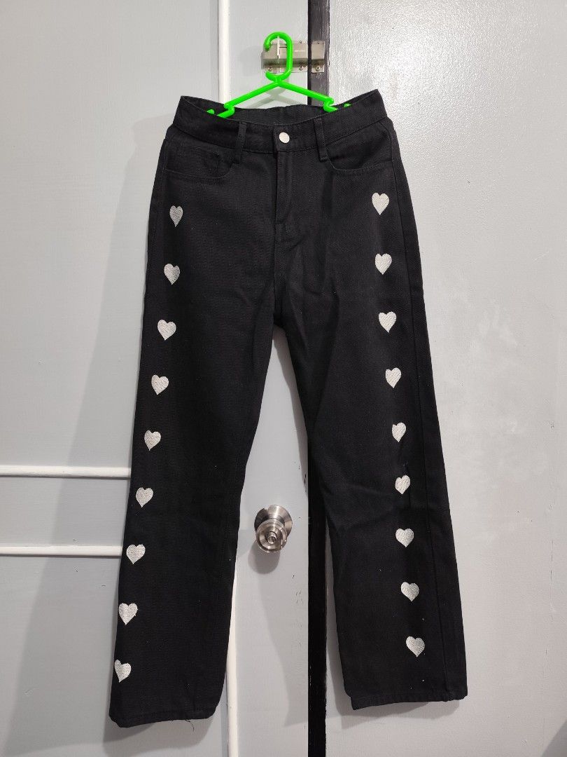 Pre - loved jeans. GOOD condition (Category: Jeans) located in Manila. Submitted by jeni111 (Listing ID 1463769085, Image 3). Description: 180 php each jeans. good condition rarely used. shipping C/O buyer.