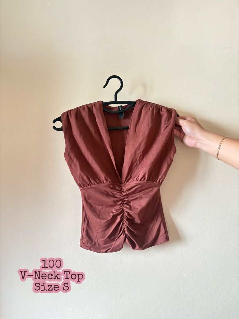Preloved closet sale ✨👗 (Category: Others Tops) located in Quezon City. Submitted by ayavaldez (Listing ID 1463919461, Image 3). Description: Preloved closet sale ✨👗 Mostly still in good condition. 🤎 Size + price are indicated on each photo. DM me if interested! 🛍️.