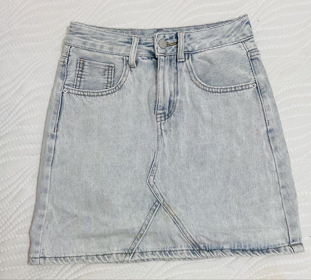 Preloved Skirts (Category: Skirts) located in Kawit. Submitted by morgakarren19 (Listing ID 1463811325, Image 3). Description: 1. Mermaid Skirt ❌SOLD❌ Inner Shorts W: 25 inches Hips: 32 inches L:14.5 inches 2. Denim Lace W: 26 inches L: 20 inches 3. Acid Wash Inner Shorts W: 26 inches L: 16.5 inches.