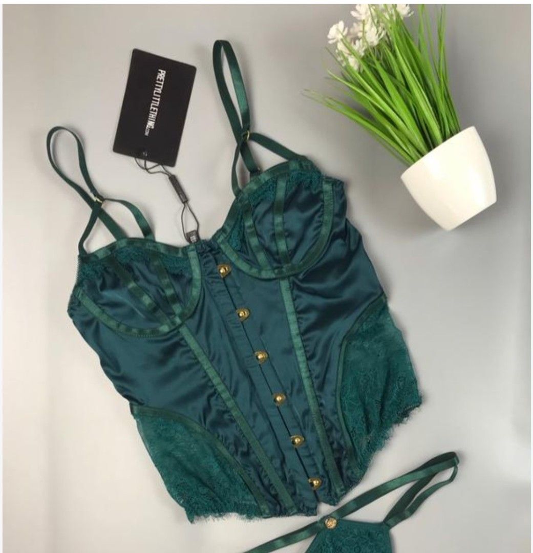 Pretty Little Thing Corset Top, Small (Category: Others Tops) located in Baguio. Submitted by toys_of_yesteryear (Listing ID 1463772888, Image 1). Description: 📌loc. Baguio Brand: Pretty Little Thing Size: Small MoP: Gcash Mod: J&T.