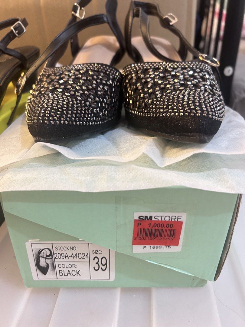 Preview brand heels (Category: Heels) located in Quezon City. Submitted by mrsaonlineshop (Listing ID 1463866492, Image 3). Description: Worn one time only and for a few hours during an event. With shiny beads Confortable to wear.