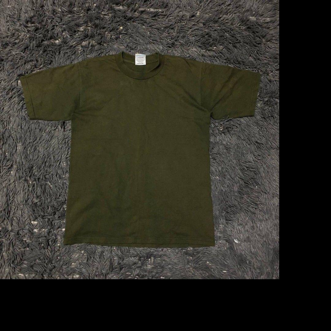 Proclub (Dark Green) Shirt (Category: Tshirts & Polo Shirts ) located in Camiling. Submitted by thriftscape2024 (Listing ID 1462567167, Image 1). Description: Excellent Condition Color rate: 9/10 Issue: ❌❌❌ Dimes: W19xL27.
