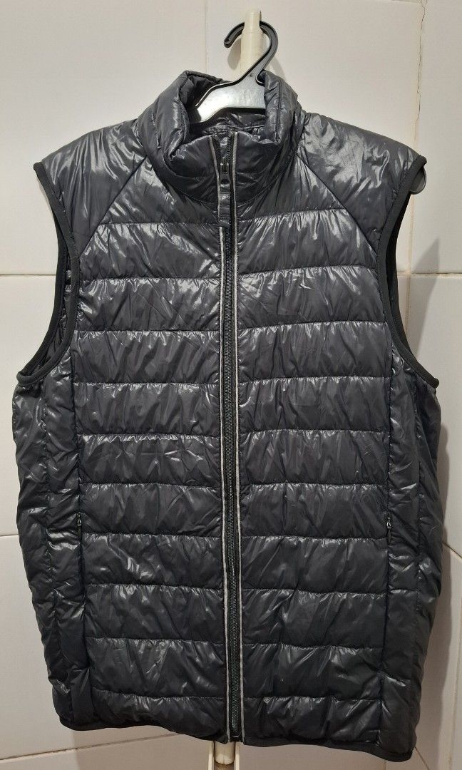 Puffer Jacket (Category: Coats, Jackets and Outerwear) located in Manila. Submitted by gentleclosetcollection (Listing ID 1463904104, Image 1). Description: ​Title: Bossini Men's Lightweight Down Vest (90% Down) – Black (Size M) ​Description: ​Brand: Bossini ​Color: Black ​Size: Medium (170/84B) ​Fill: 90% Down, 10% Feather (Lightweight & Warm) ​Features: Full zip, high collar, zip side pockets, packable/lightweight construction ​Condition: Pre-o