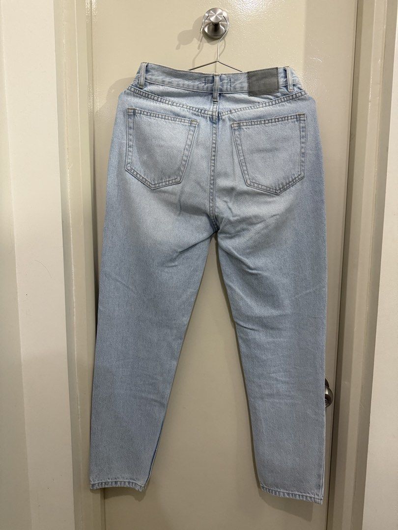 Pull & Bear Light Wash High Waisted Mom Jeans (Category: Jeans) located in Pasig City. Submitted by rchsh (Listing ID 1463851137, Image 2). Description: - Brand: Pull & Bear - Wash: Light Wash - Fit: High-waisted, Mom Jeans - Features: Classic five-pocket styling - Origin: Made in Cambodia - Size: EUR 36 / US 4 / MEX 26 - Ideal for: Everyday wear - Only used twice. No issues. Bought for Php 1,695.
