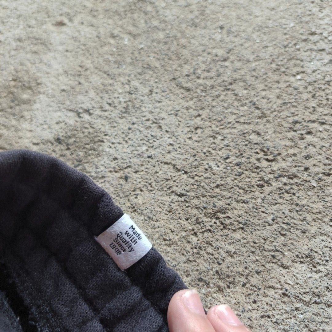 Puma Sweat Pants (Category: Joggers) located in San Marcelino. Submitted by ali_thriftzz (Listing ID 1463757537, Image 3). Description: Length-43 Waist-38 Thigh-13 Hem-8 300+sf.