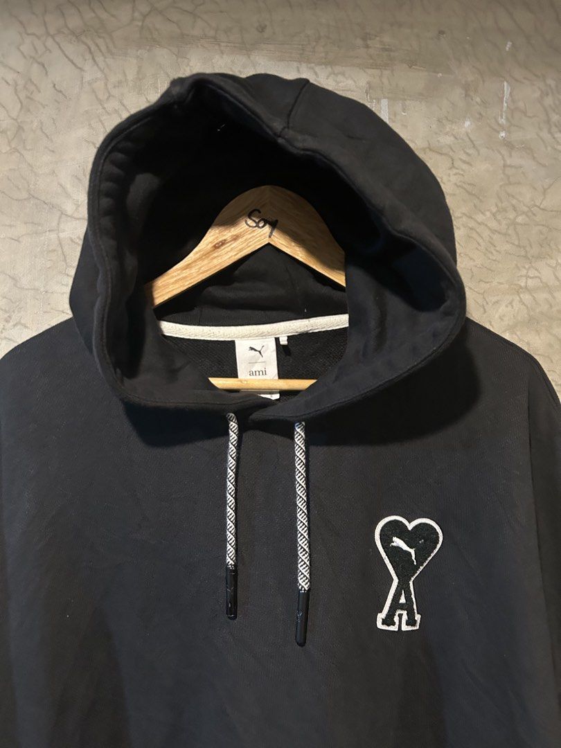 PUMA x AMI HOODIE (Category: Coats, Jackets and Outerwear) located in Manila. Submitted by jayson221 (Listing ID 1463882536, Image 2). Description: Puma x Ami hoodie Dimes W:21-26 W:30 Excellent condition ✅ Issue ❌ Color rate 9.9/10 MoP:Gcash/PNB ✈️🚘: J&T .