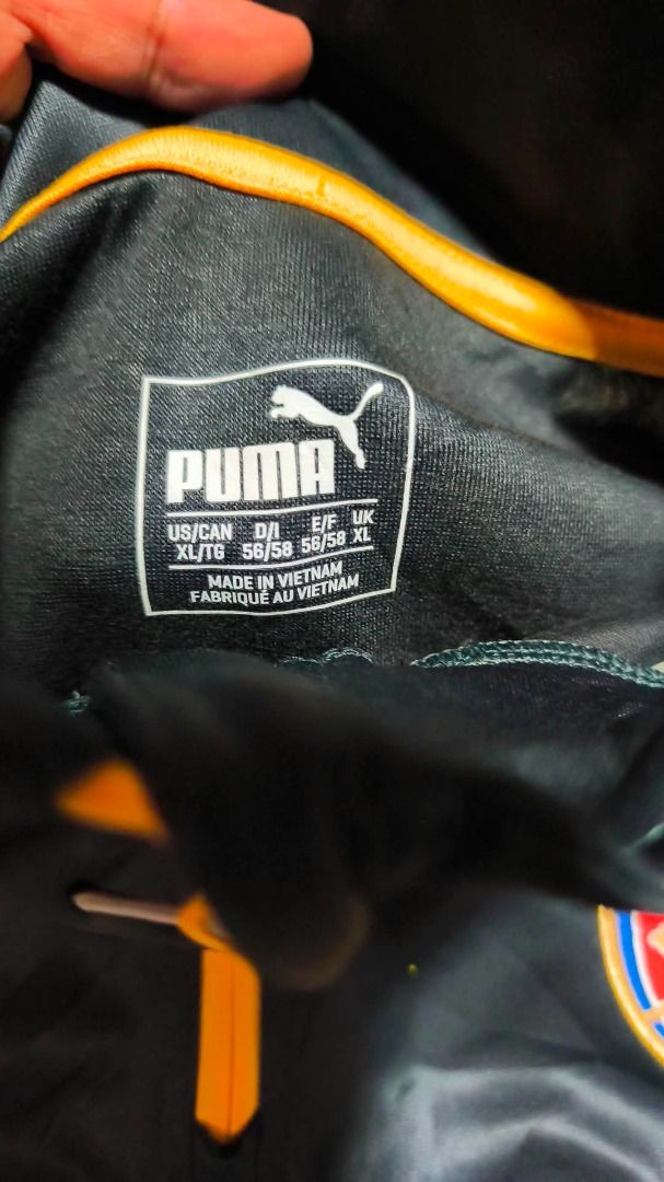Puma x arsenal (Category: Coats, Jackets and Outerwear) located in Caloocan City. Submitted by jmsamo1990 (Listing ID 1463789029, Image 2). Description: Puma x arsenal.