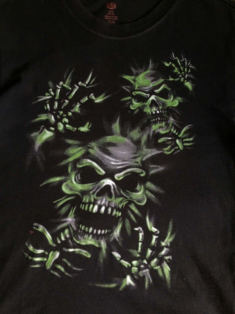 Pumpkin Skull Tee (Category: Tshirts & Polo Shirts ) located in Naga. Submitted by retardcurator (Listing ID 1463822617, Image 3). Description: Glow in the dark, Dm for more details..