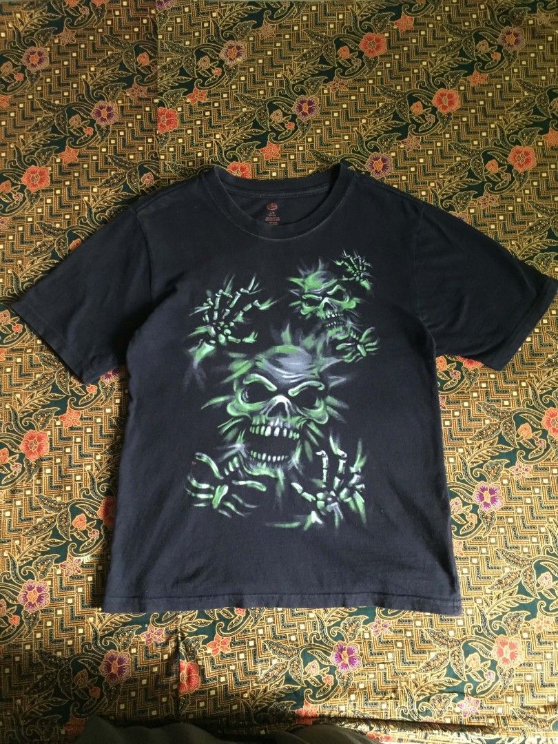 Pumpkin Skull Tee (Category: Tshirts & Polo Shirts ) located in Naga. Submitted by retardcurator (Listing ID 1463822617, Image 1). Description: Glow in the dark, Dm for more details..