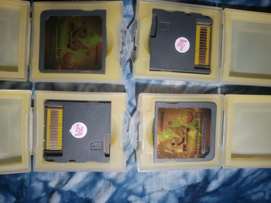 r4 i (gold) (Category: Game Gift Cards & Accounts) located in Manila. Submitted by ryan061584 (Listing ID 1463919299, Image 1). Description: r4 i (gold) for nintendo ds/dsi/dsiLL/dsiXL/ds/ para magamitan ng sd card ang nintendo ds/dsi/dsiLL/dsiXL pra dwnloadable nlng games at pde ma lagyan ng movies at songs ang portable gaming console nyo nanjan sa sticker ung website at driver nya 200 each or take all 600 free na isa pickup only mixue lower bic